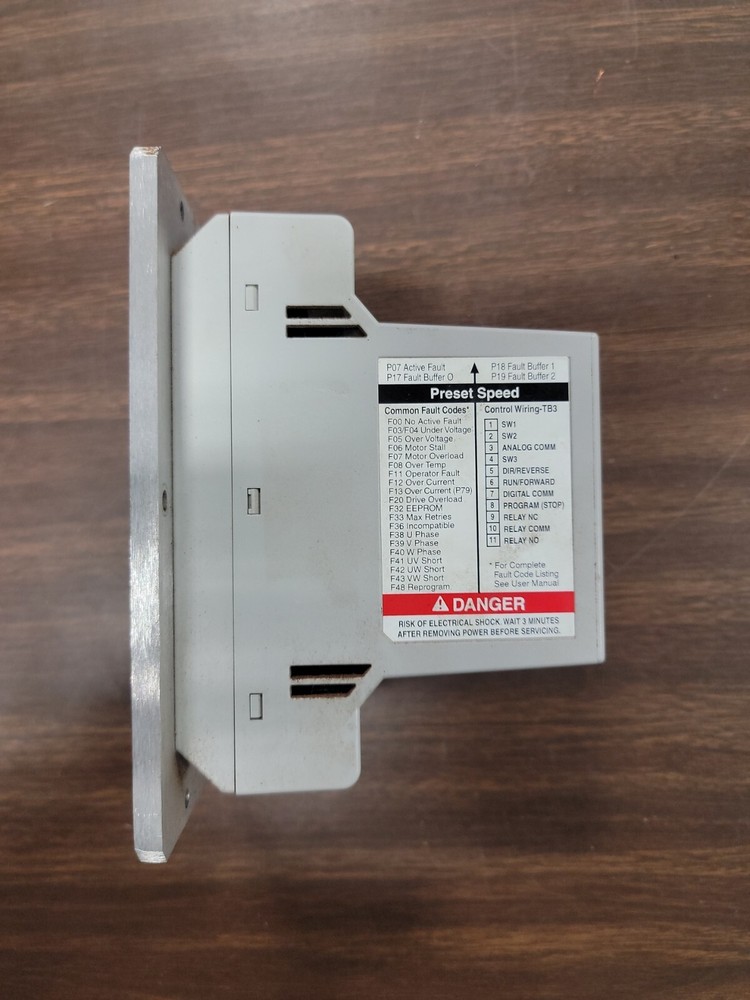 ALLEN BRADLEY 160-AA08PPS1 SPEED CONTROLLER VFD 2HP SER C