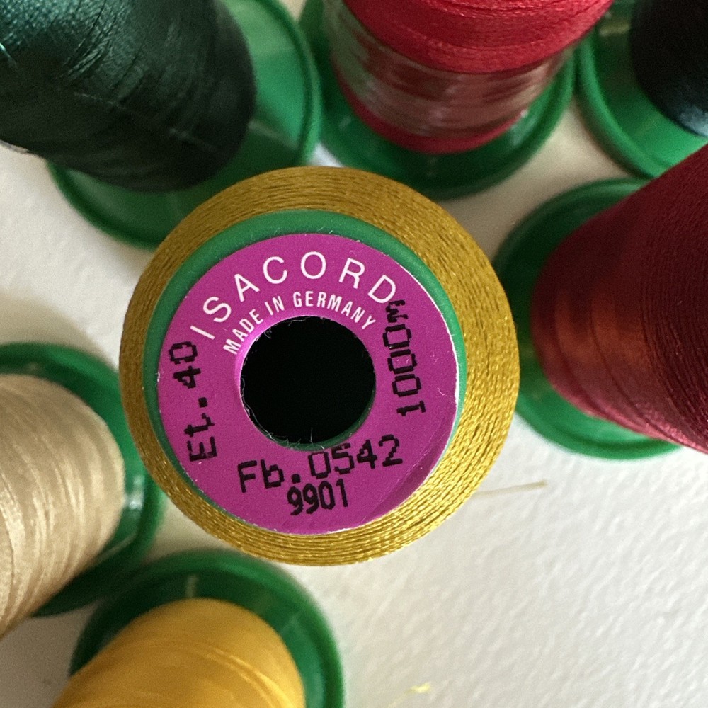 ARC Maxi-lock Isacord Robison-Anton Thread Lot