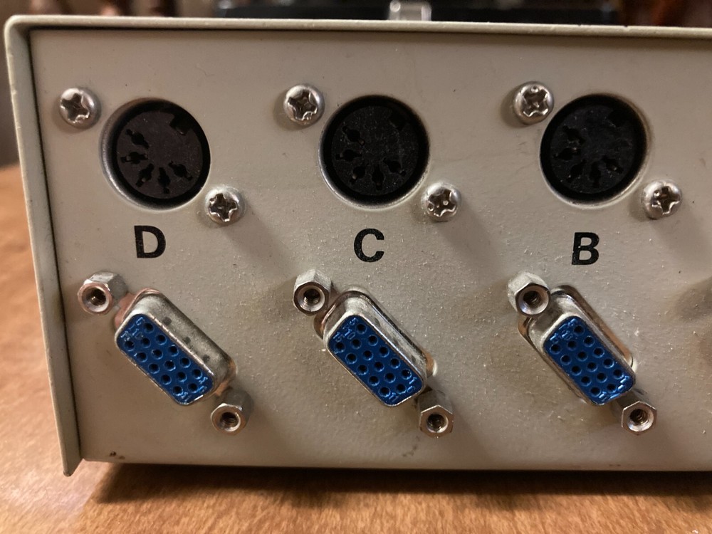 Data Transfer Switch Box, Manual ABCD Input-Output 4-Way