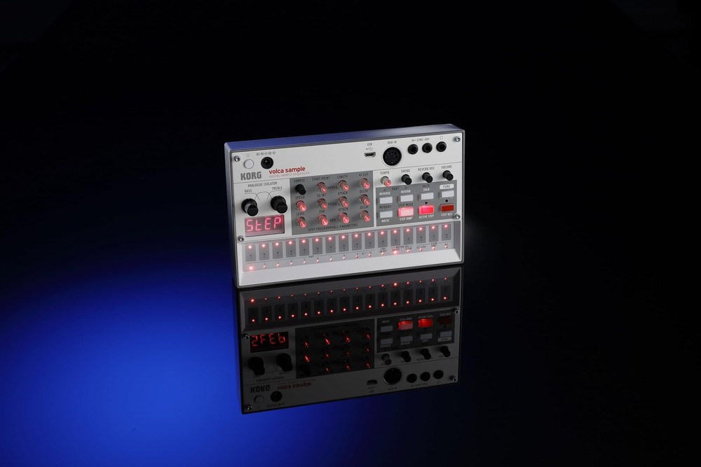 Korg Volca Sample 2 Digital Sequencer Drum 8MB、130 seconds, Off-White