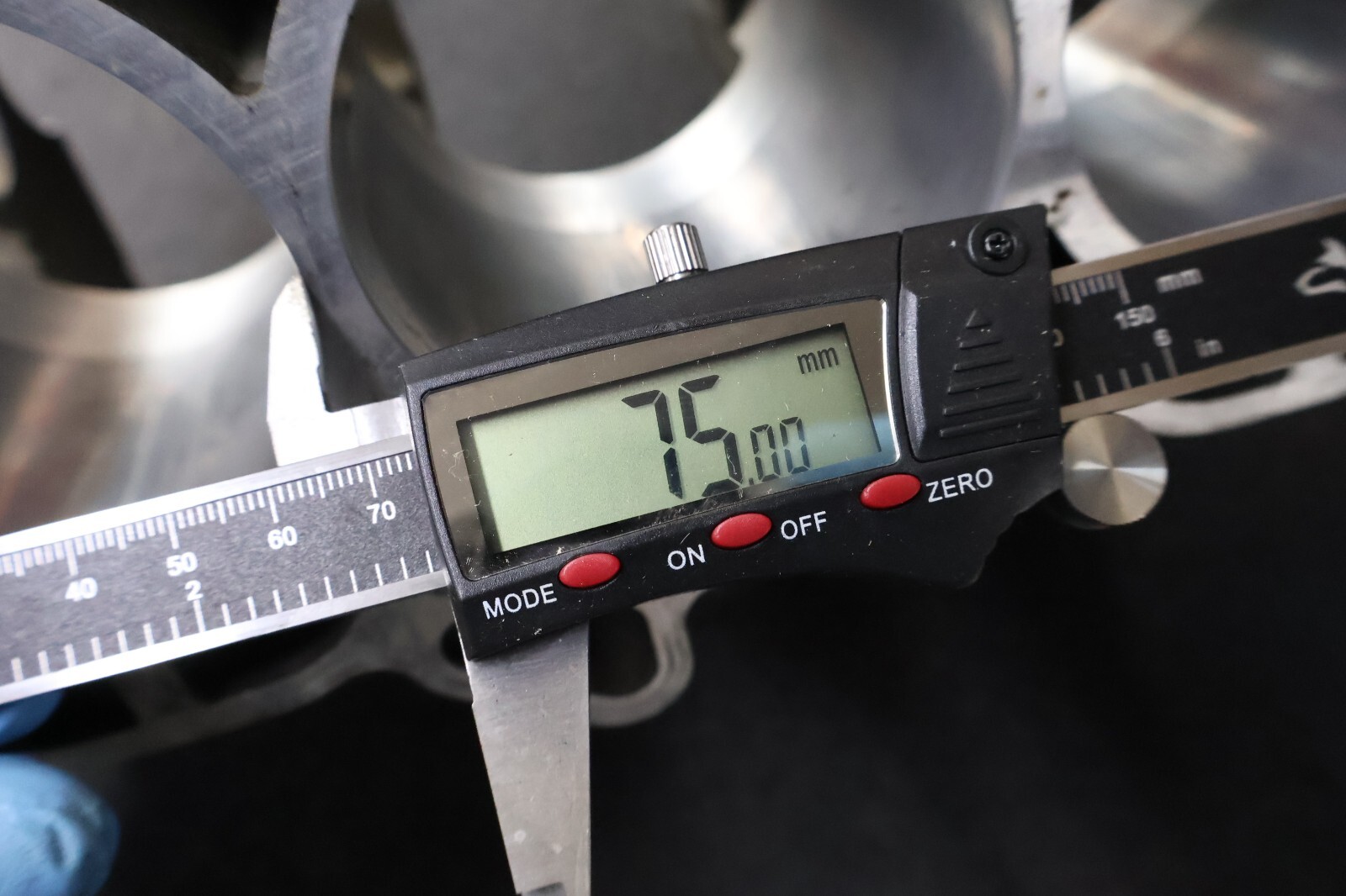 HONDA 2007 CBR1000RR CBR1000 ENGINE CYLINDER MOTOR BLOCK UPPER CRANKCASE