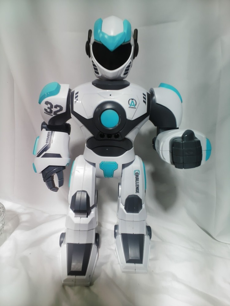 Surpass Challenge 32 Warrior Smart Dancing Robot * Needs A 2.4GHz remote control