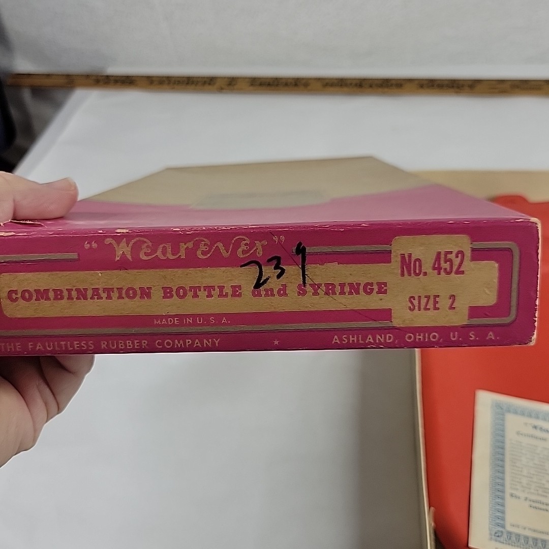 VTG Wearever Combination Hot Water Bottle & Syringe Red 452 45 Size 2 USA Prop