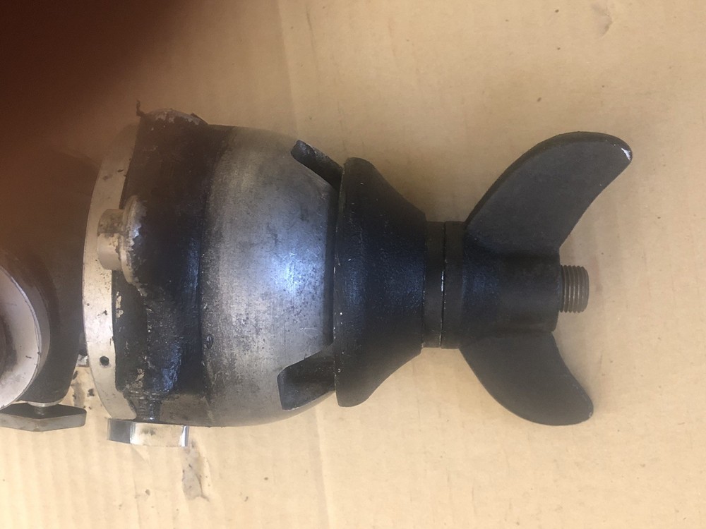 miller fluid head Pro model F 100mm base w/ handle
