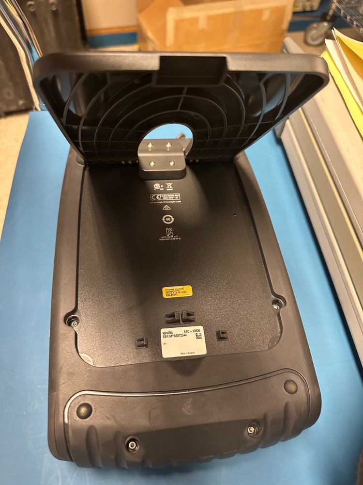 Agilent N9928A FieldFox 26.5GHz RF Microwave Vector Analyzer