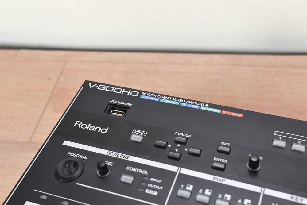 Roland V-800HD Multi-Format Video Switcher CG00Y8L