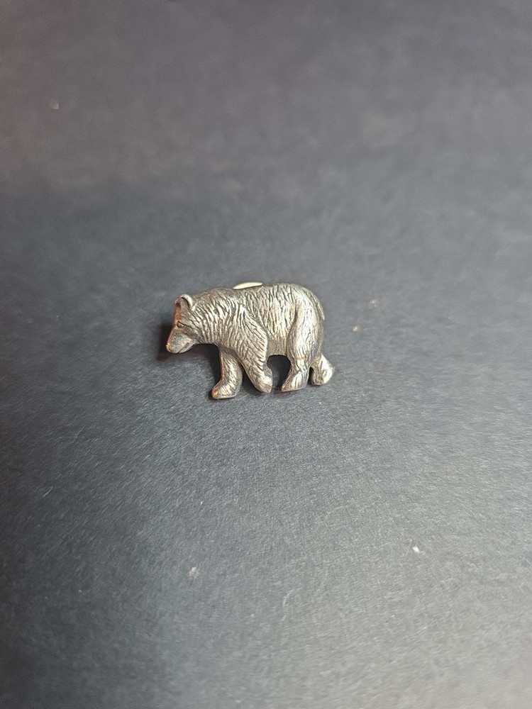 Carved Danforth Pewter Metal WALKING BEAR  Realistic Button  B21