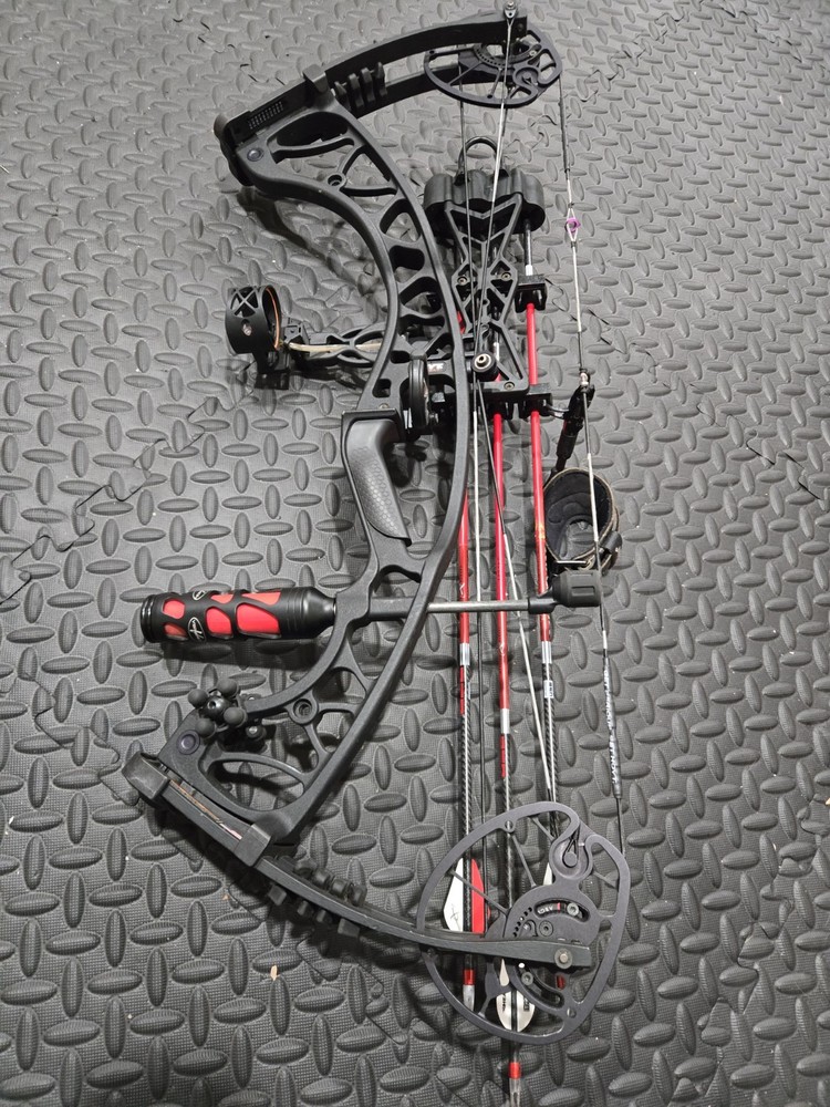 Hoyt Torrex XT - Loaded Ready to Hunt