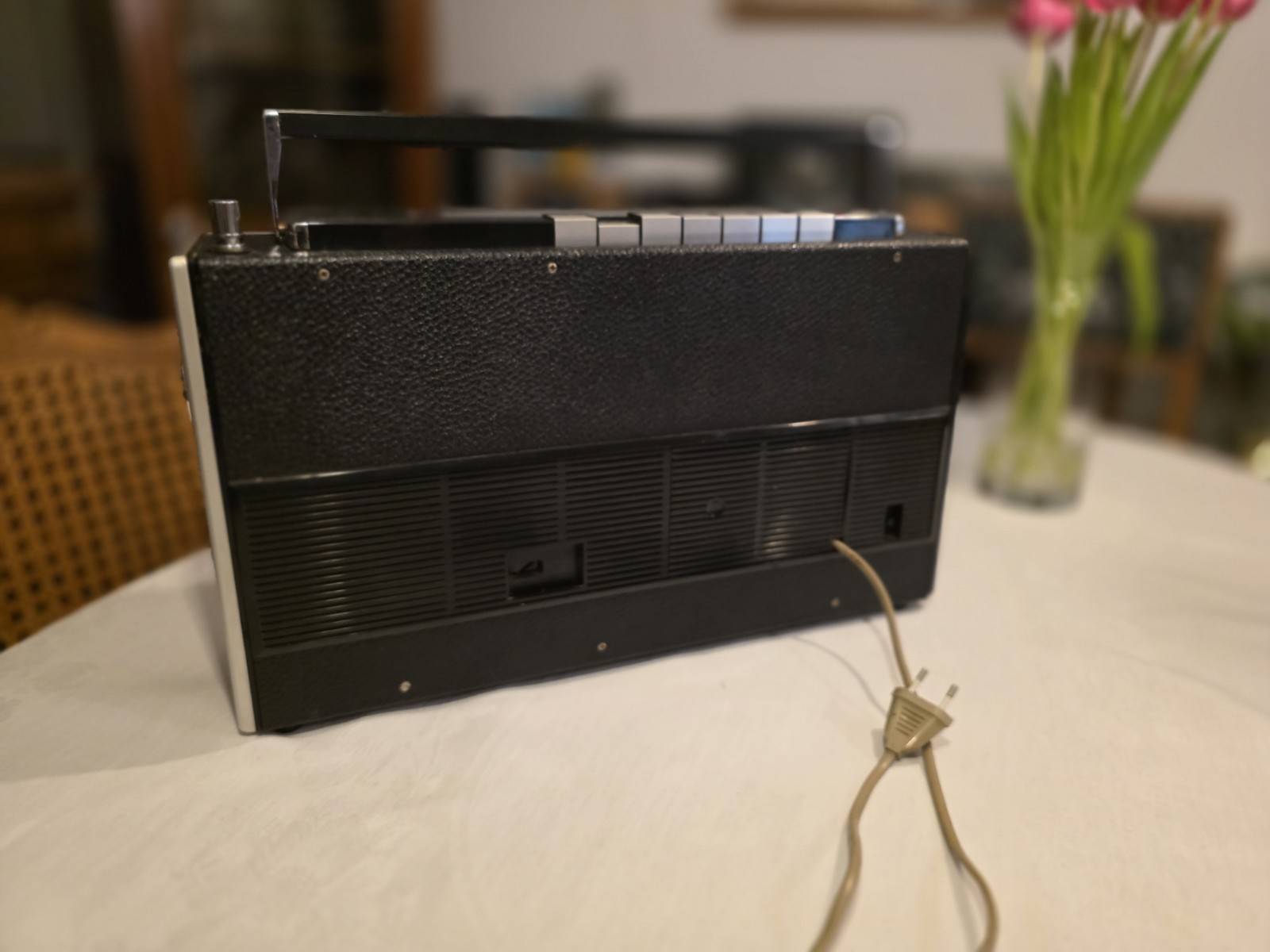 WORLD RECEIVER GRUNDIG SATELLIT 1000, new BELT