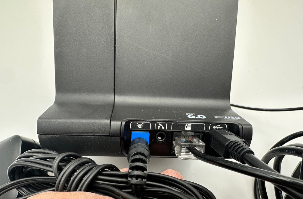 Plantronics POLY W8200B Wireless Headset & Charging base DECT + Adapters