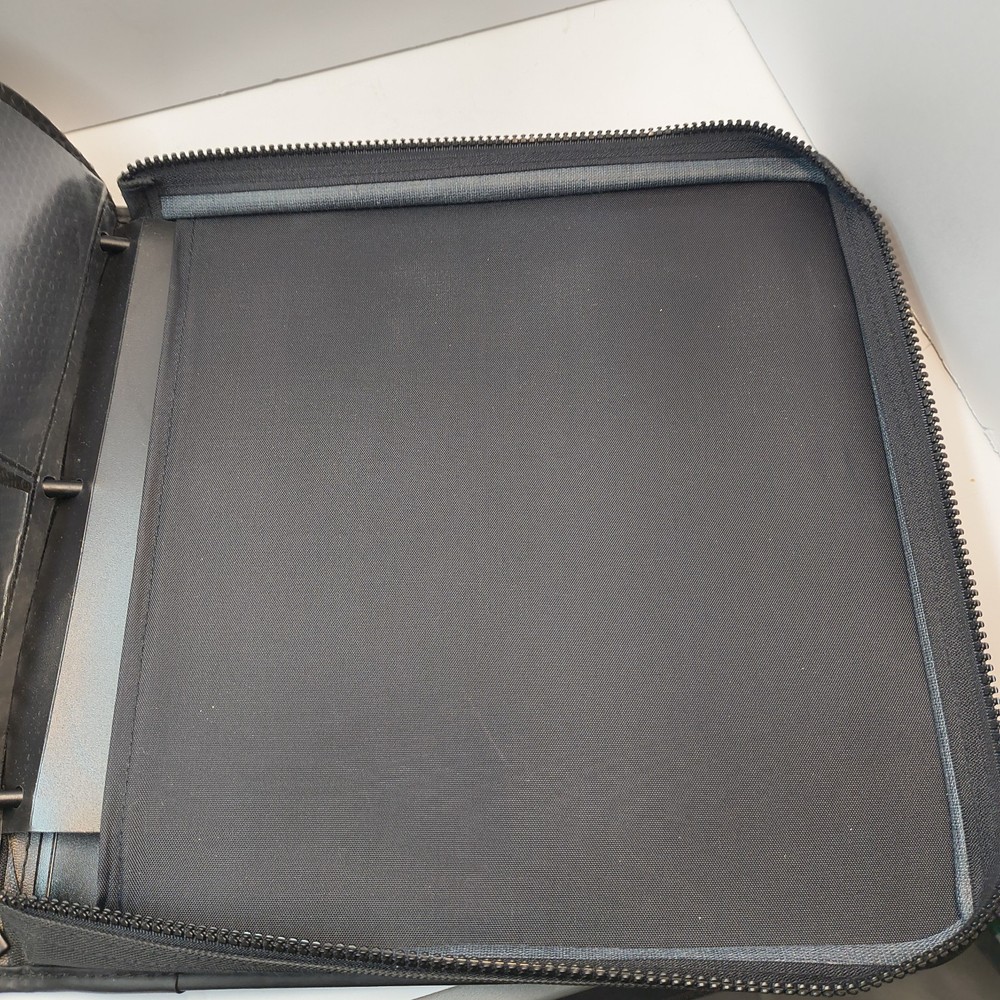 CD Projects 128 Disc DVD/CD Carry Case Binder Storage Black zip