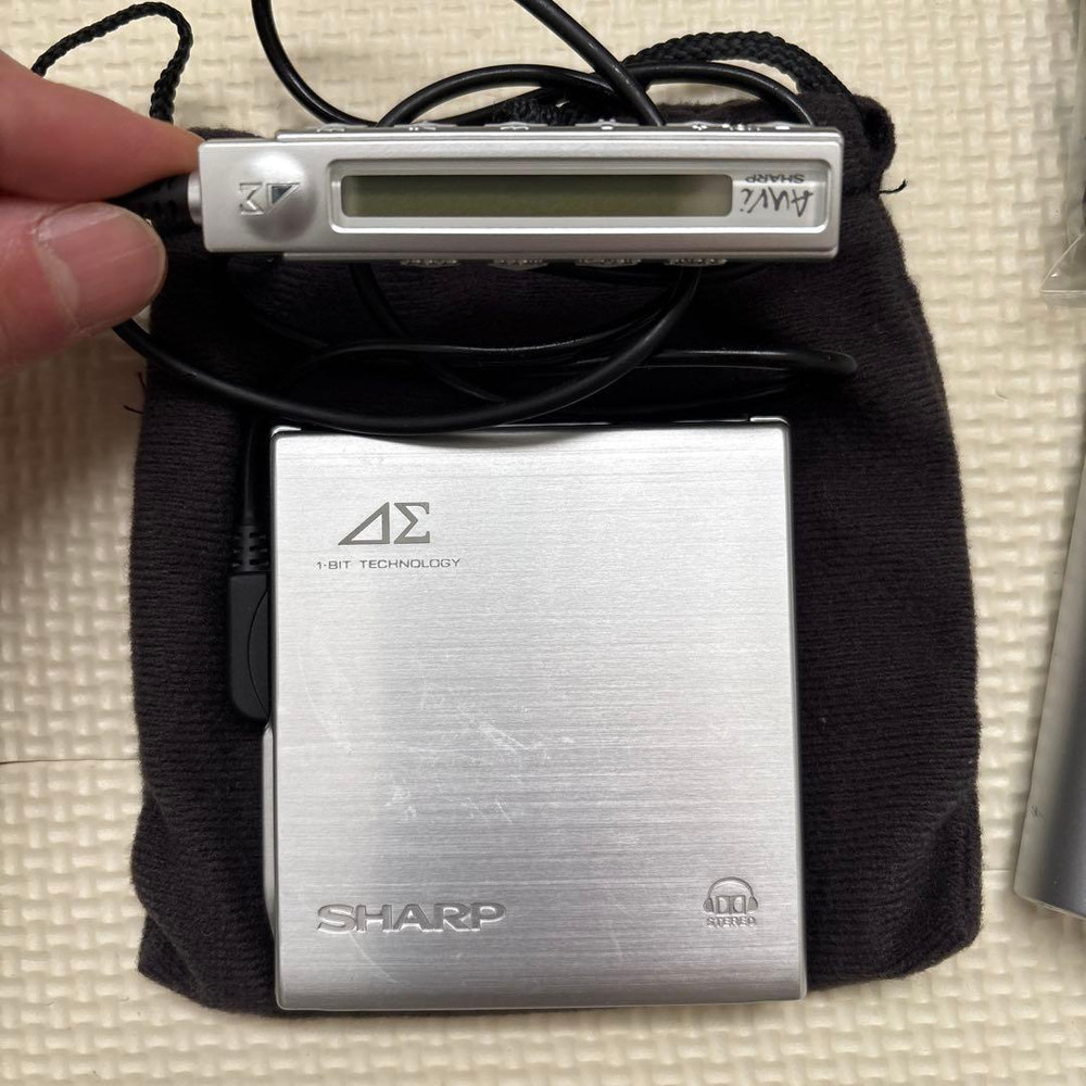 SHARP MD-DS70-S Portable MiniDisc Player Silver 1-Bit Audio Tested Working
