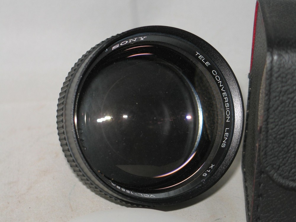 Sony 1.6 tele conversion lens with case