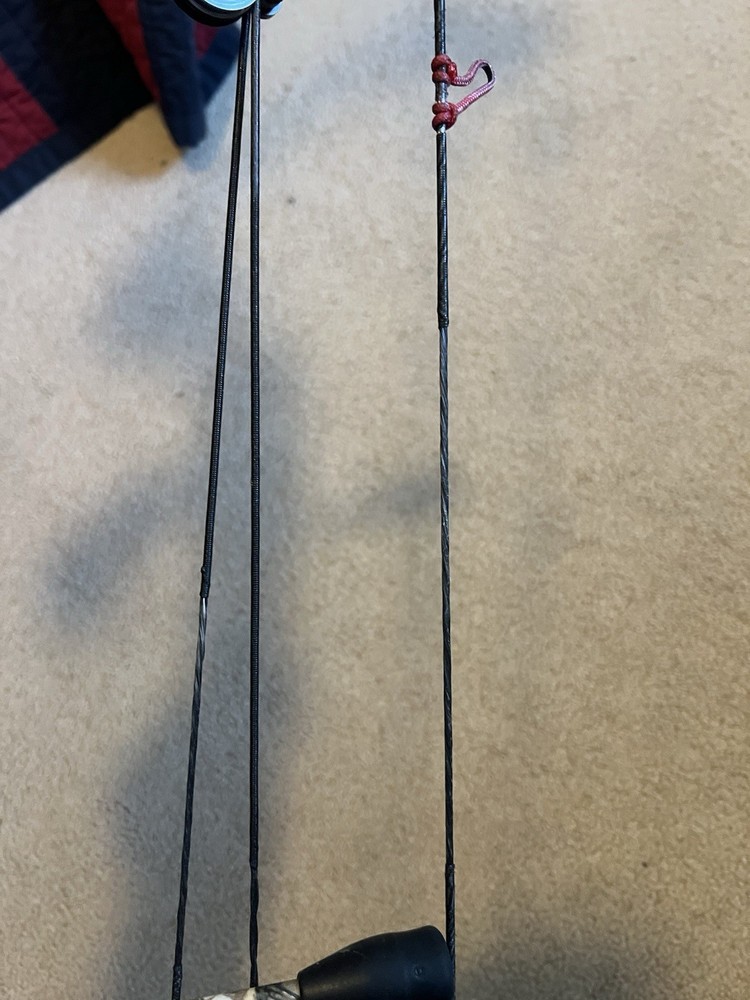 Mathews Monster Chill R Compound Bow 60 lb