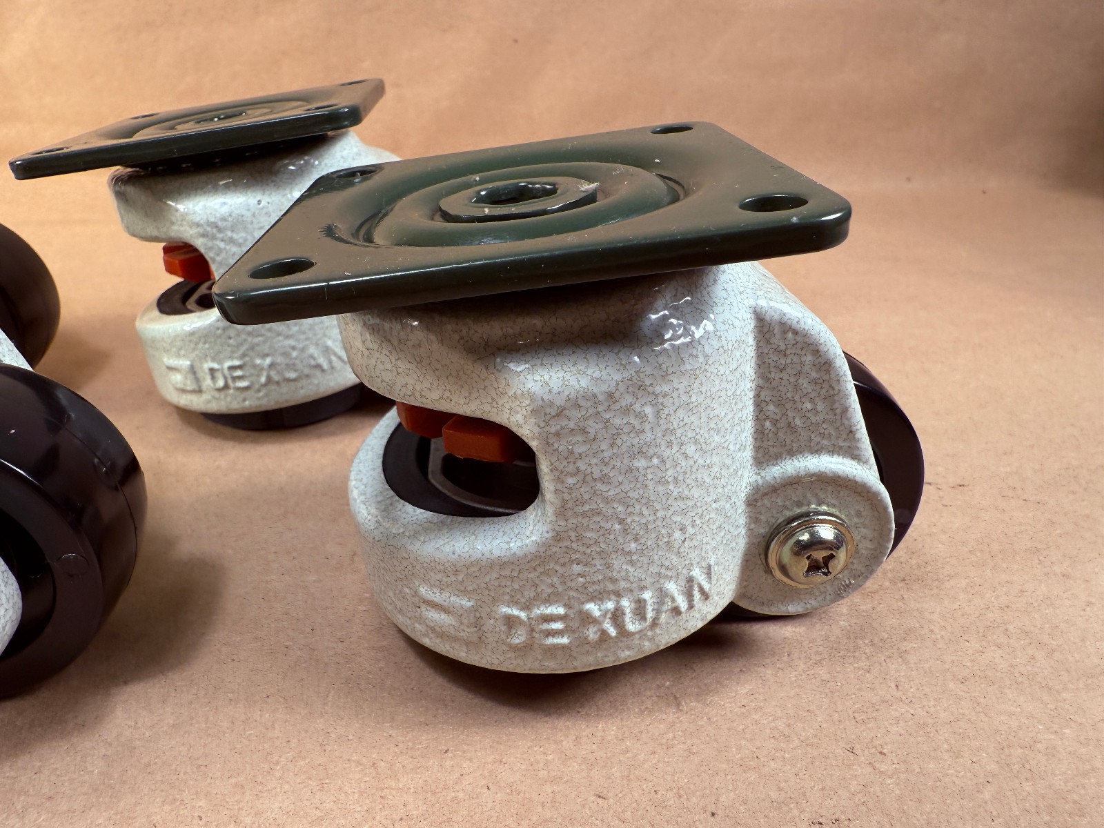 Bolton Tools 4pcs 60F Retractable Leveling Machine 2" Caster Plate 550lbs Nylon