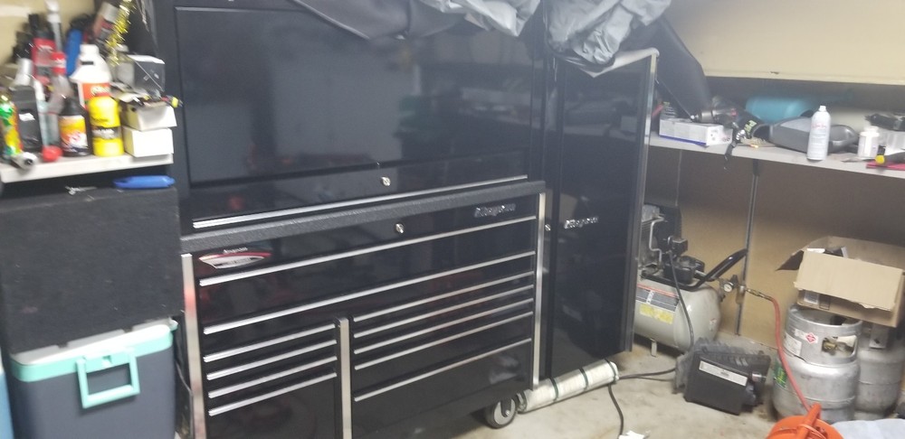 Snap-on Krl722 w/ top hutch & side locker set will not separate kit.