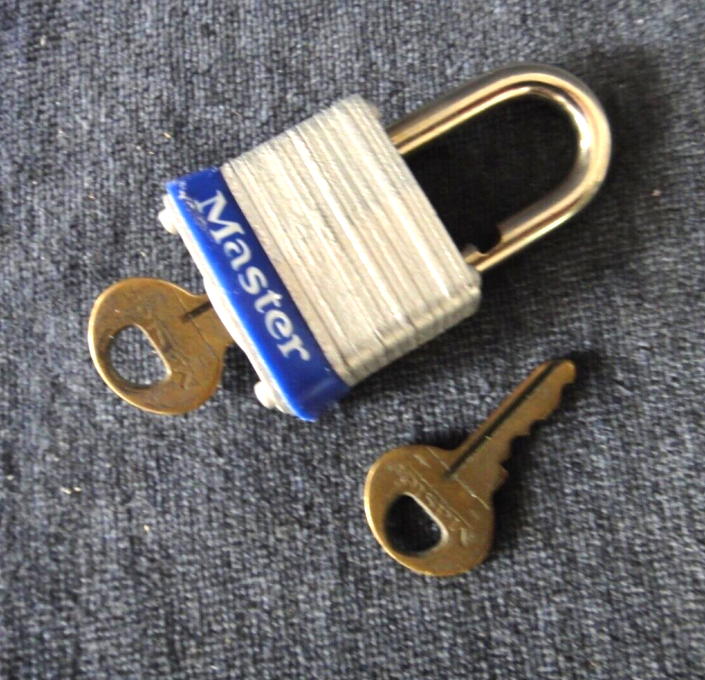 No.7 Master Lock Padlock with 2 Keys