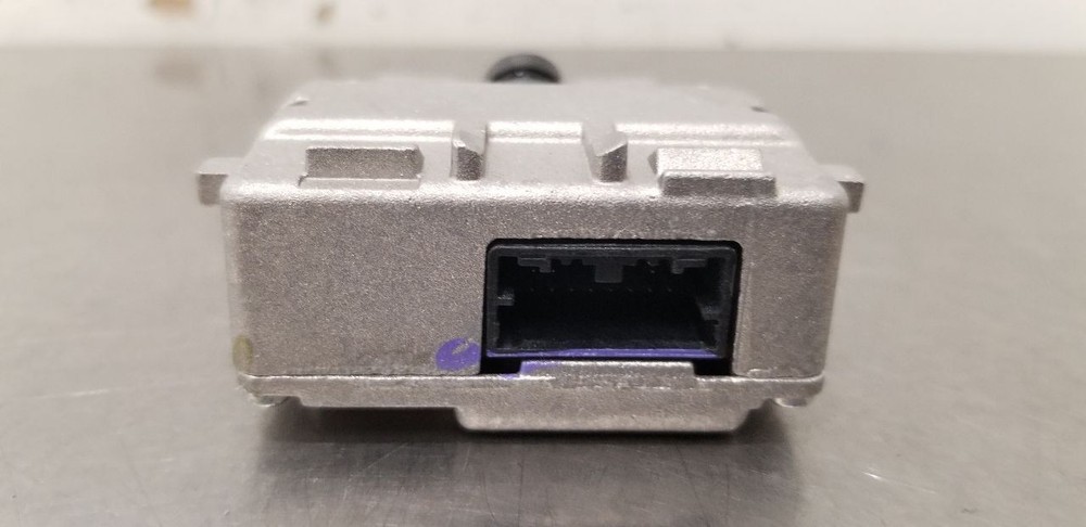 22 CHEVY SILVERADO 2500 FRONT FACING CAMERA WINDSHIELD MOUNTED 86778119