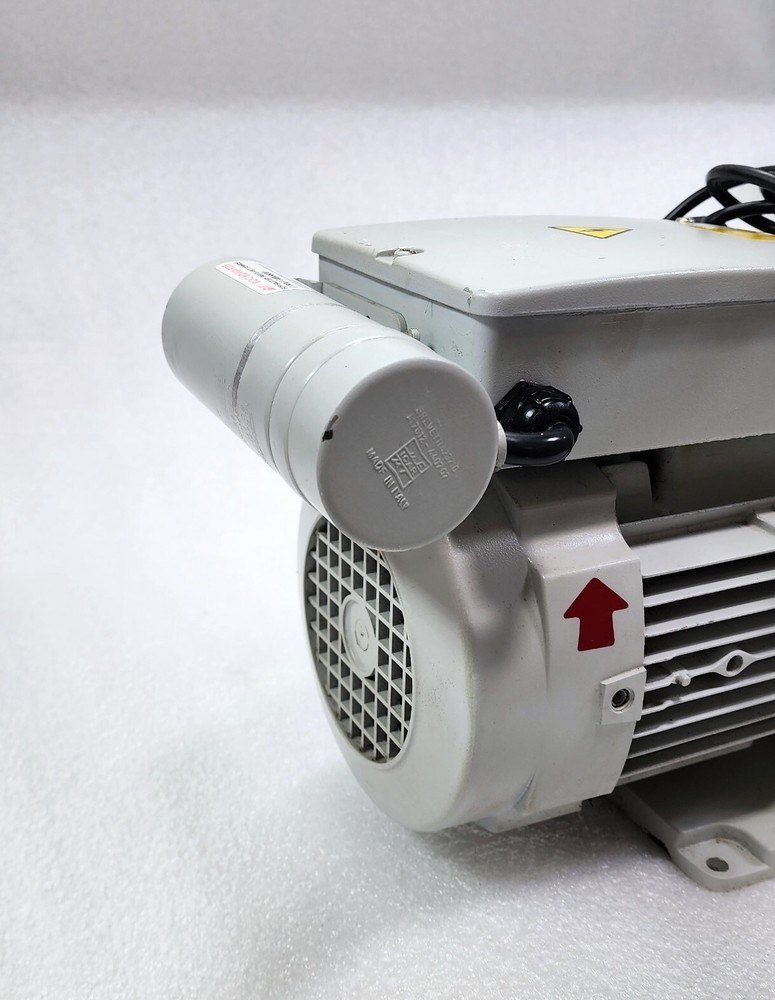EDWARDS E1M18 VACUUM PUMP
