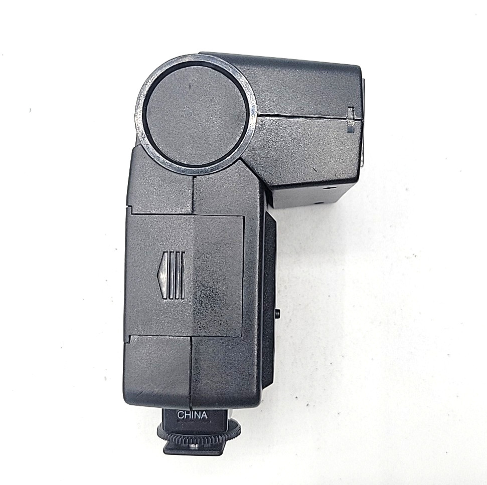 Vivitar 2000 Automatic Universal Shoe Mount Camera Flash