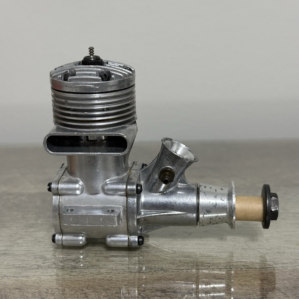 K & B Model Engine Airplane Engine No.7860 .35 R/C Front Rotor Engine Only