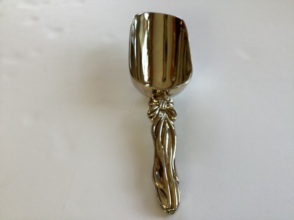 Ice Scoop Bow Handle Silver 8 1/2"