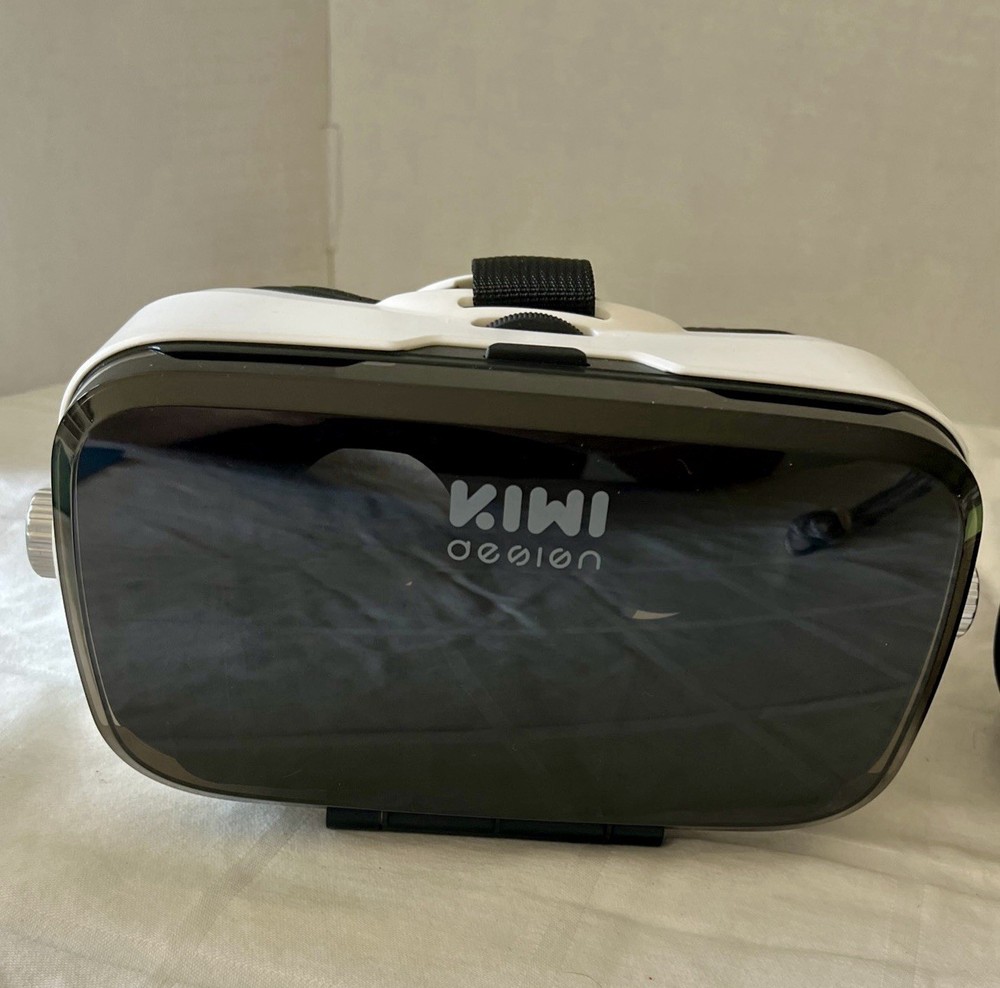 Kiwi Design3D VR Glasses with Case and Controller Virtual Reality Headset