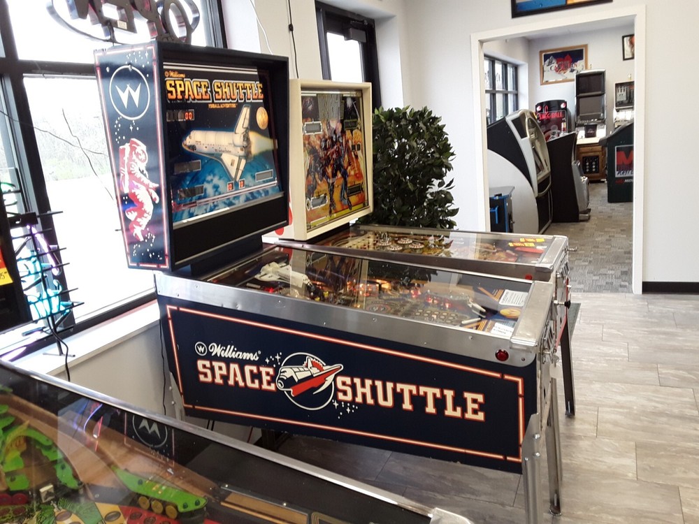 Space Shuttle Pinball Machine by Williams