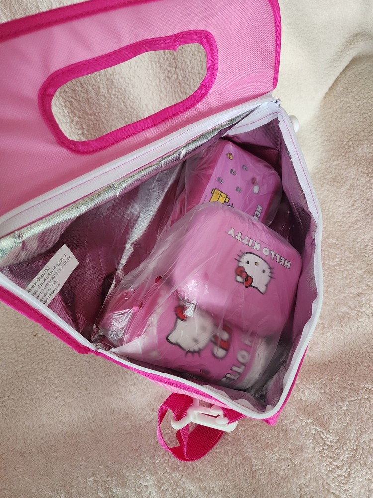 Tupperware Hello Kitty Lunch Bag Cooler With Accessories