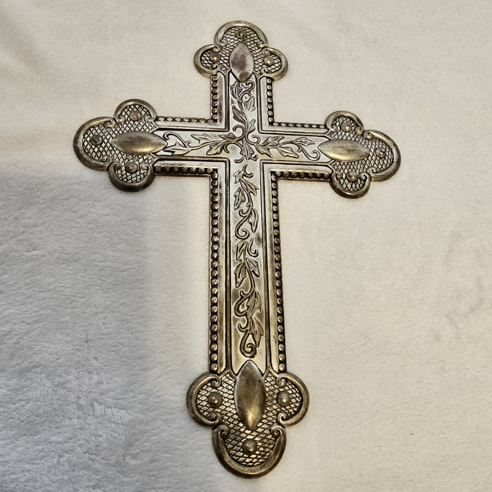 International Silver Company Cross 8.5 Inches Tall. Silver Tone.