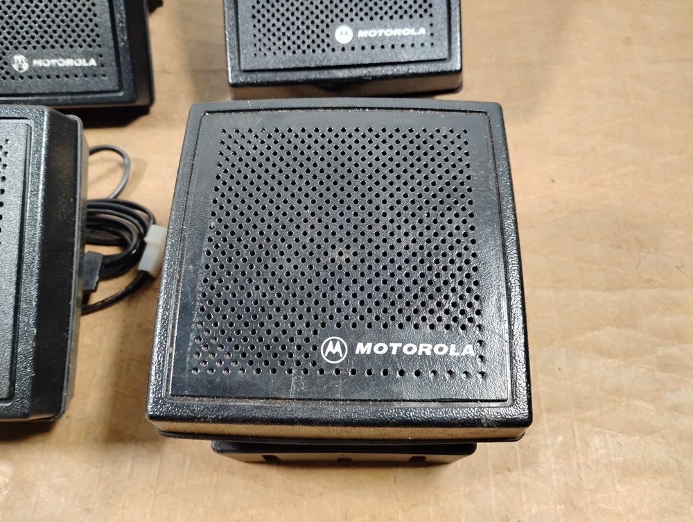 Four Motorola HSN4031B 7.5w External Speaker