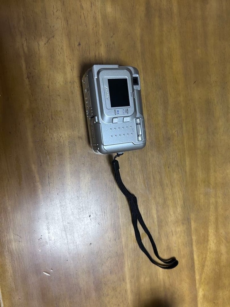 FUJIFILM FINEPIX A210 シルバー 乾電池式