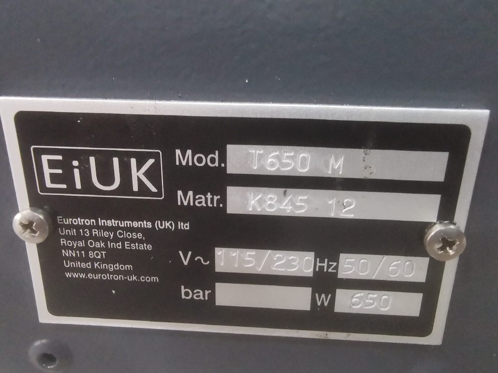 EiUK T650-M TEMPERATURE CALIBRATOR / P100 Pressure Indicator