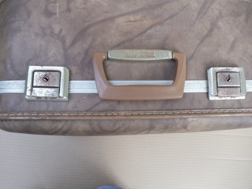 Nelco Sewing Machine 522F/ 526 Part - Carrying Case (some rust, some bruises)