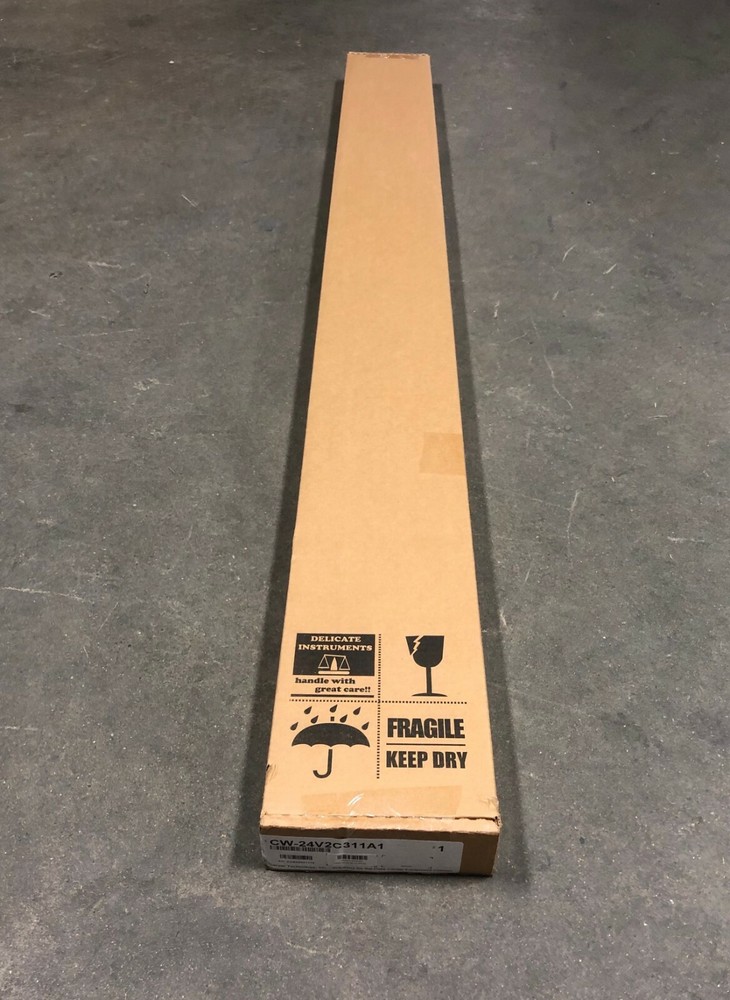 server tech CW-24V2C311A1 Horizontal PDU, SeverTech 69" NEW!