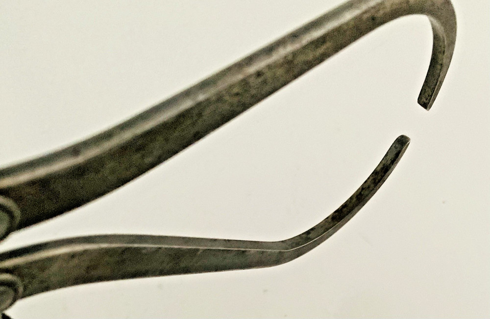 VINTAGE 6 INCH SPRING JOINT OUTSIDE CALIPER FLAT LEG