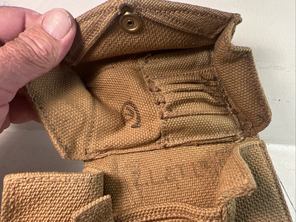E014. WWII BRITISH P37 AMMO POUCH