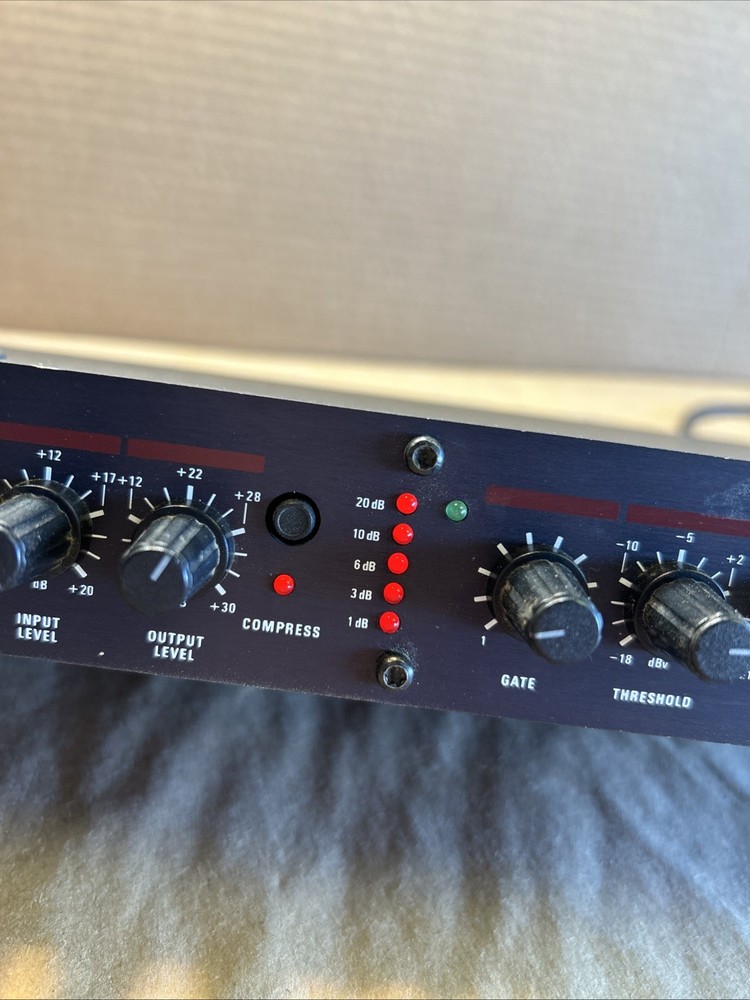 AUDIO LOGIC MT66 PRO Stereo Compressor Limiter - Powers On - Untested