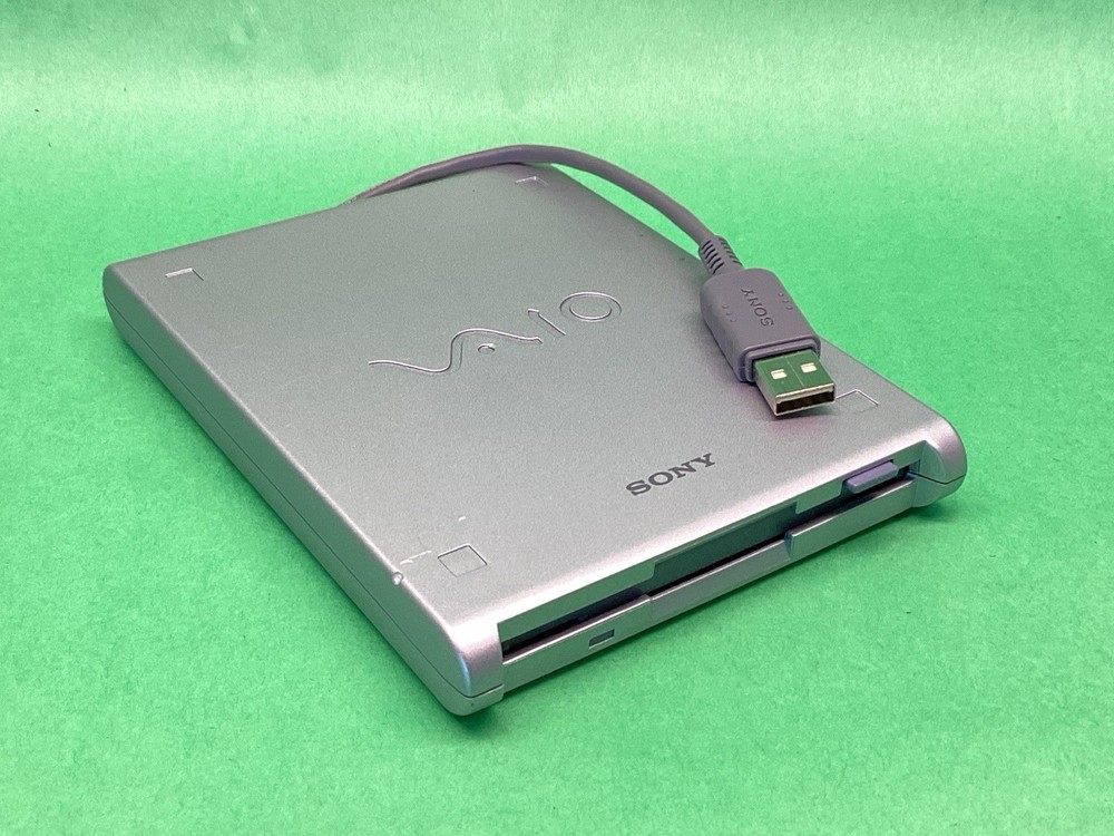 Sony VAIO PCGA-UFD5 3.5 inch External Portable Diskette Floppy Disk Drive USB