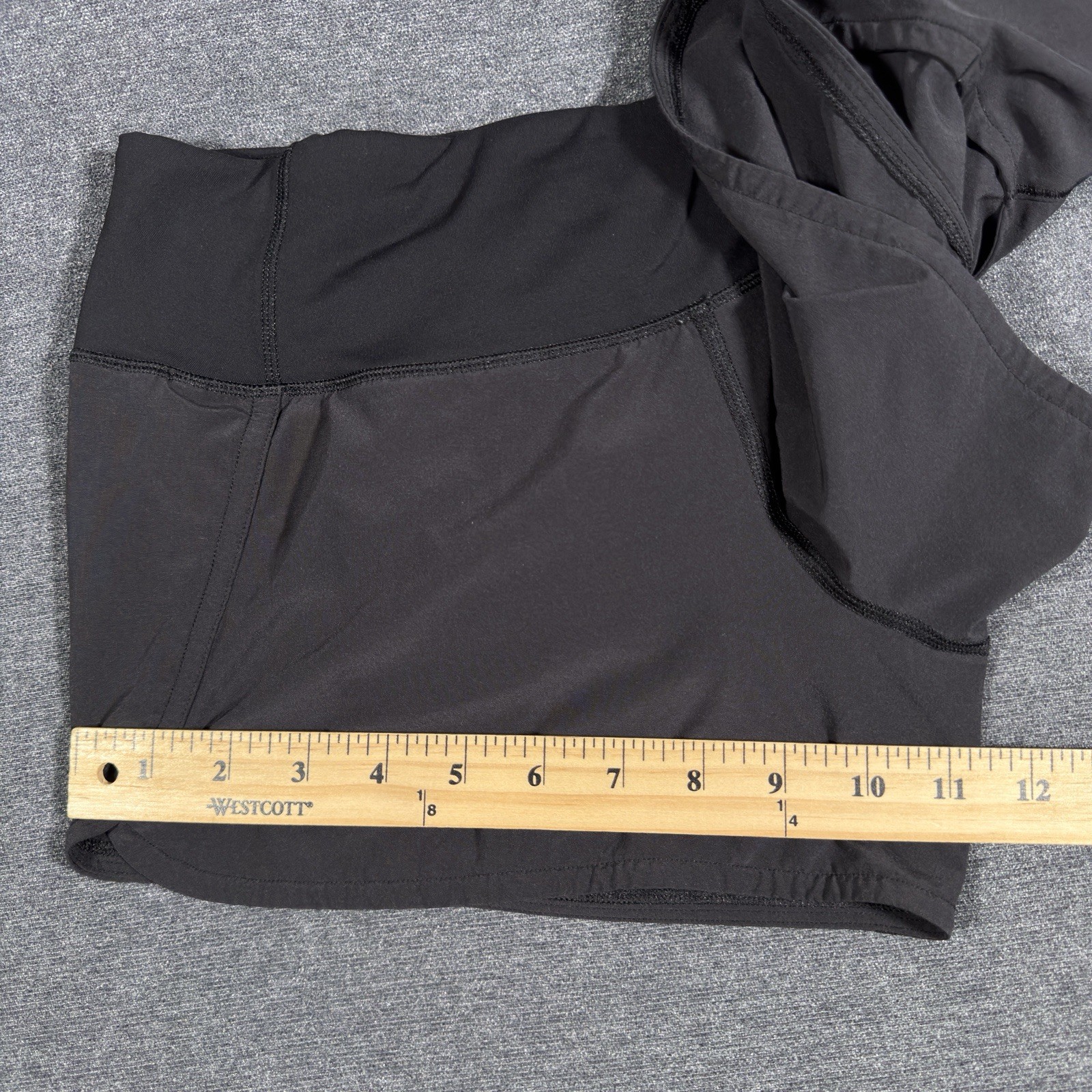 Lululemon Women's Size 6 Run Times Short 4" Black 4 Way Stretch LW7A03S Gym