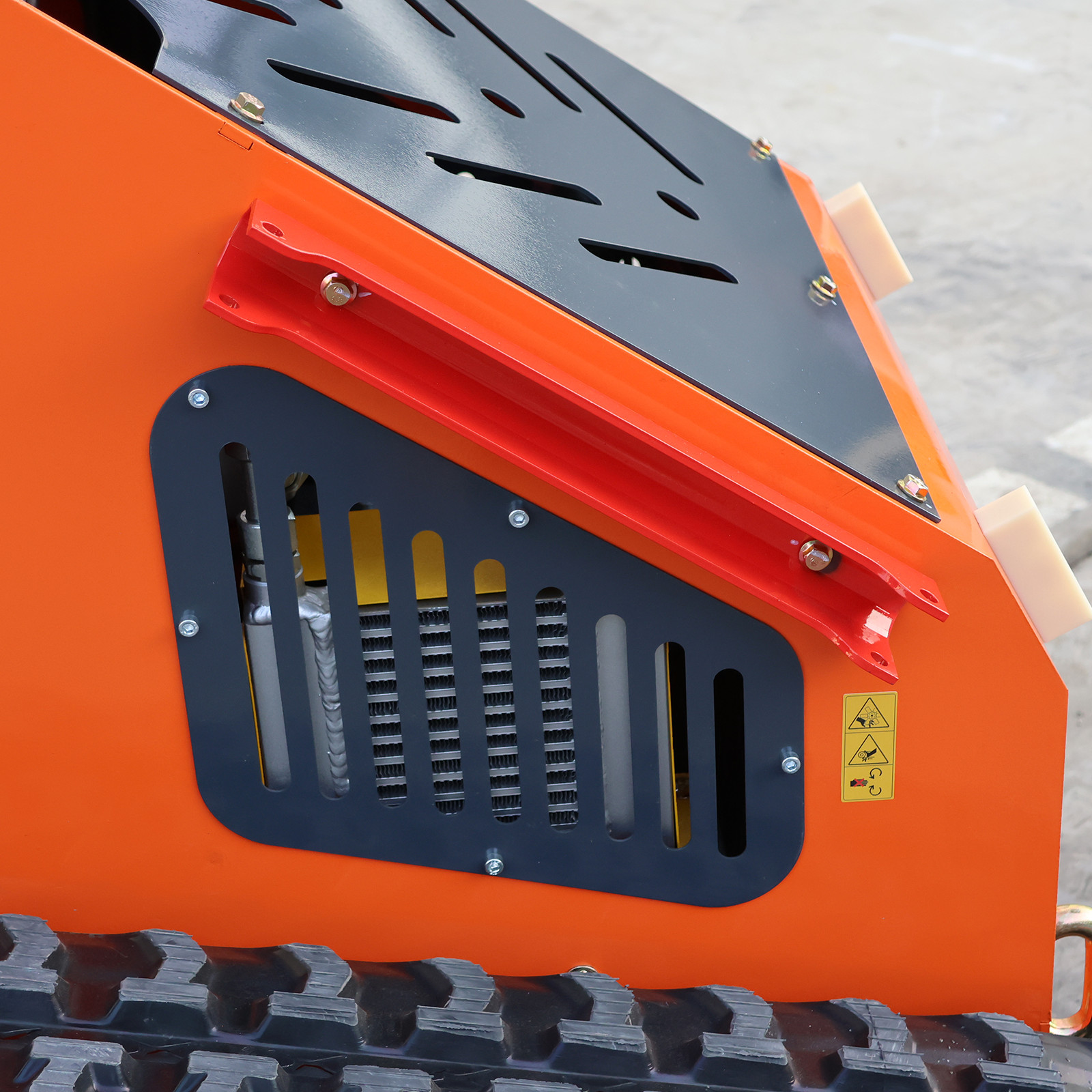 24HP Mini Skid Steer Loader 2-Cylinder Engine with Pallet Fork