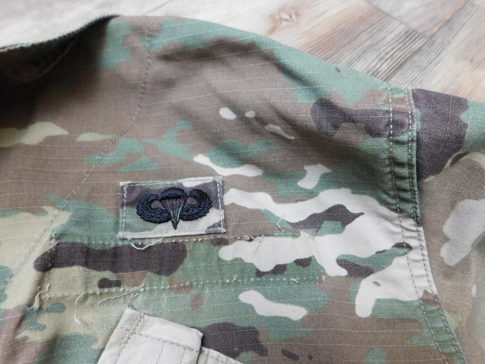 US ARMY OCP COAT SZ MEDIUM - SHORT