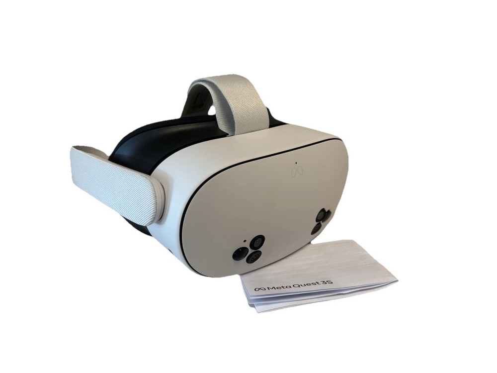 *Excellent* Meta Oculus Quest 3s 128GB HEADSET ONLY