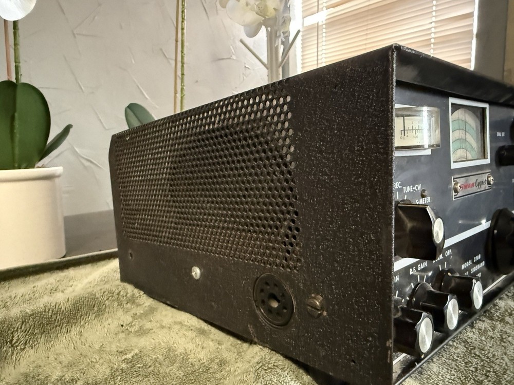 Swan Cygnet Model 270B Transceiver Untested