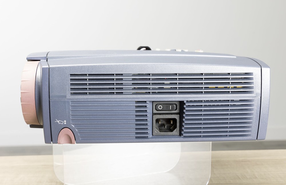 Nr Mint InFocus LP420 DLP LCD Projector - Tested and Working Properly