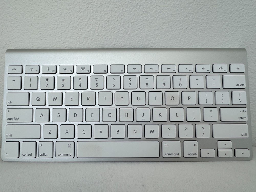 Apple Wireless Keyboard A1314 & Magic Mouse A1657 Sets –Tested & Great Condition