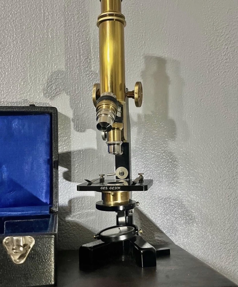 Microscope