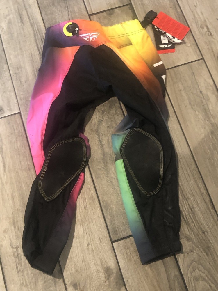 NWT Youth Kinetic Prodigy Gear Set