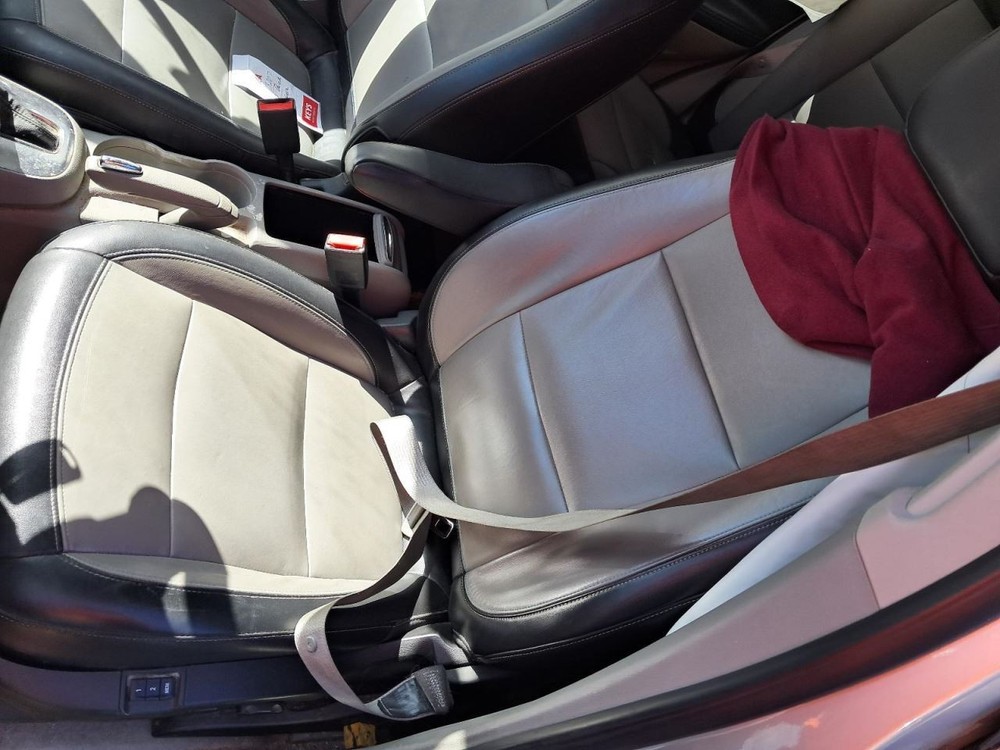 ENCORE 2013 Glove Box 4829564