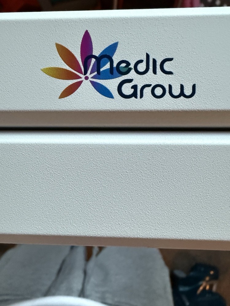 medic grow led grow light